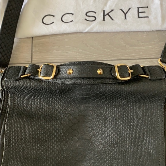 CC Skye Onie Messenger Bag - Picture 5 of 7
